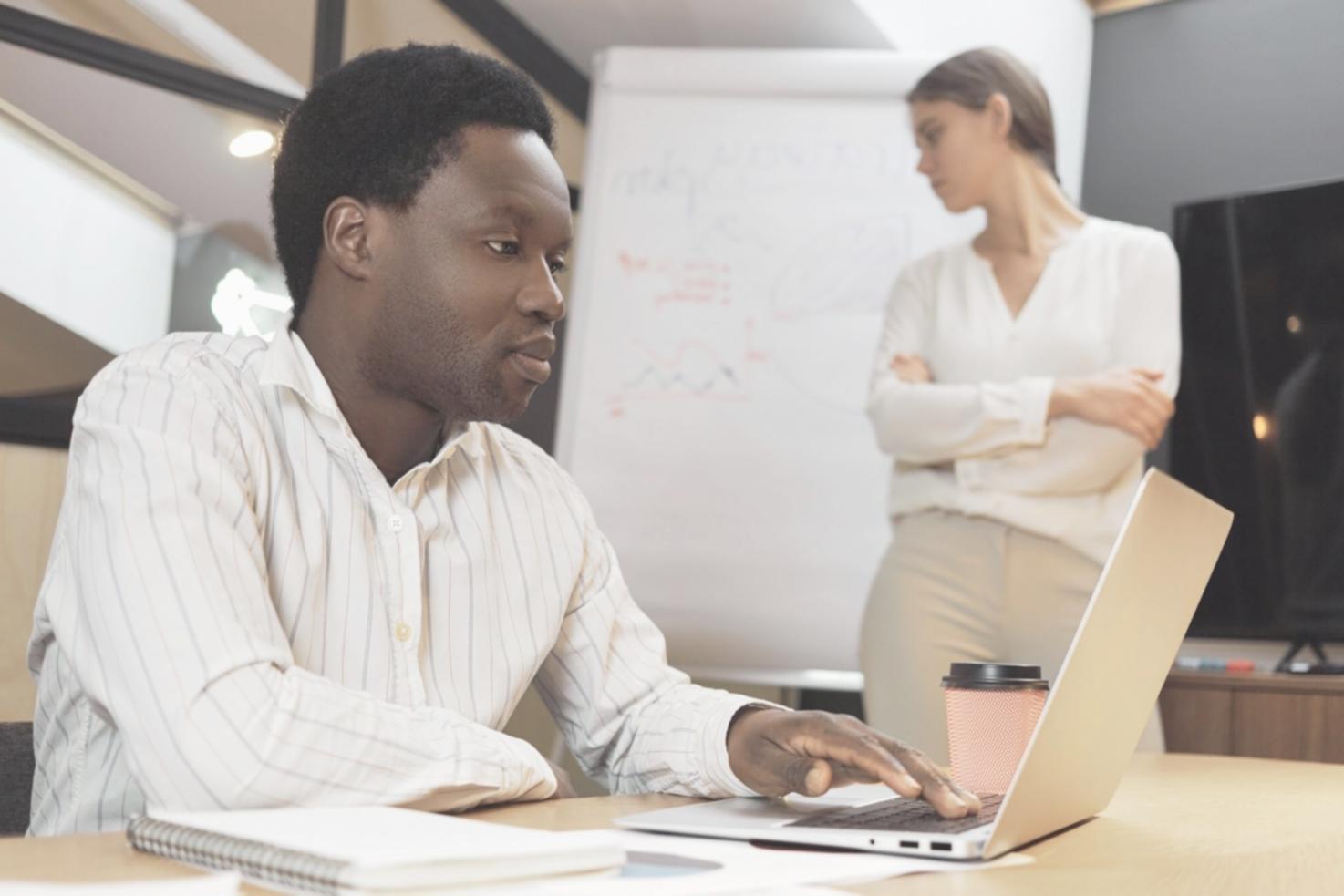 Material didáctico y herramientas de control financiero utilizadas en los cursos